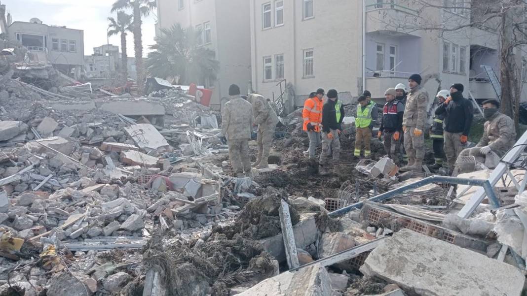 Deprem bölgesinde rakamlar korkunç! Felaketin boyutu gün geçtikçe ortaya çıkıyor 7